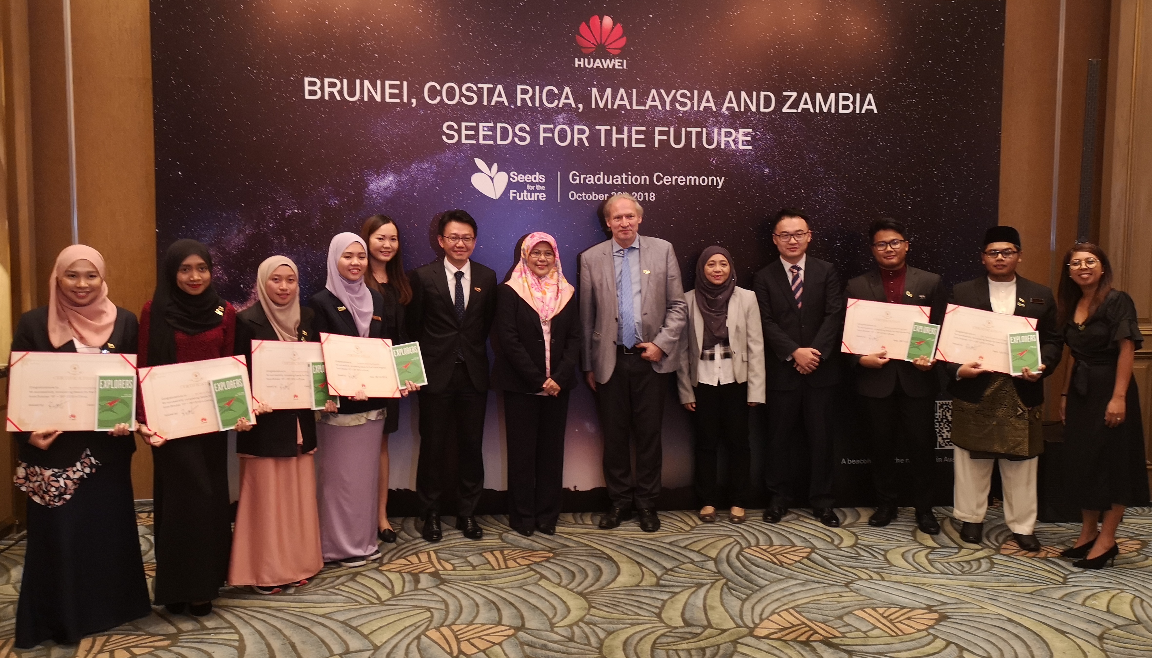 Deputy Minister Education NBD with Brunei Participants.jpg